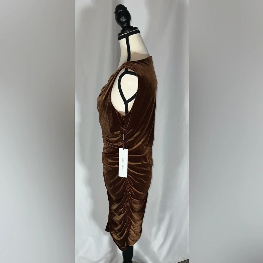 Calvin Klein Brown Velvet Runched Asymmetrical Sheath Dress Size 10 NWT Cocktail - Picture 2 of 10